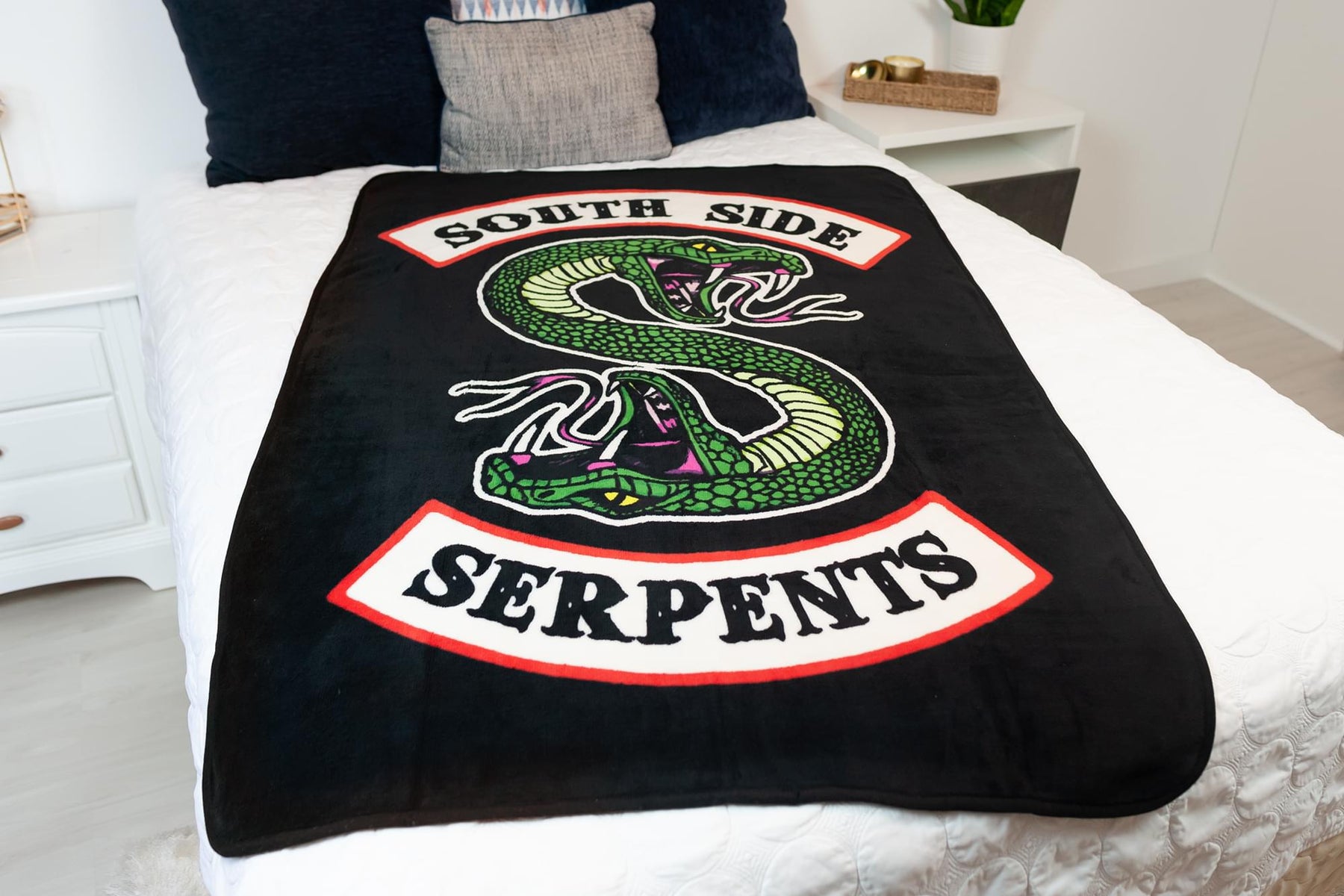 Riverdale Southside Serpents Fleece Throw Blanket | Measures 60 x 45 Inches