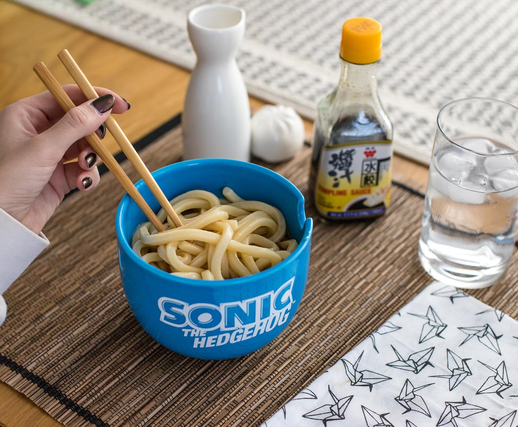 Sonic The Hedgehog Japanese Dinnerware Set | 14-Ounce Ramen Bowl and Chopsticks