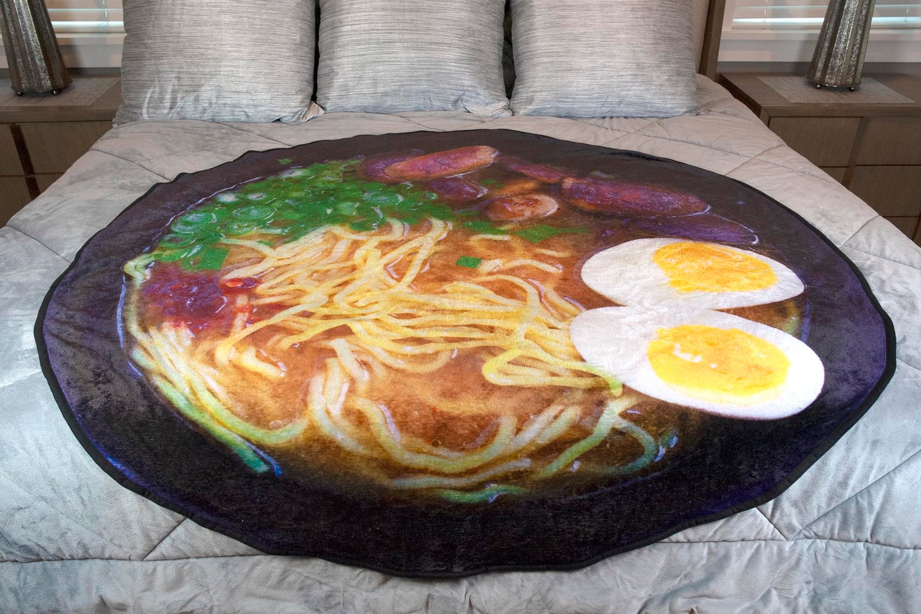 Ramen Bowl Fleece Throw Blanket | Large Soft Throw Blanket | 60-Inch Diameter