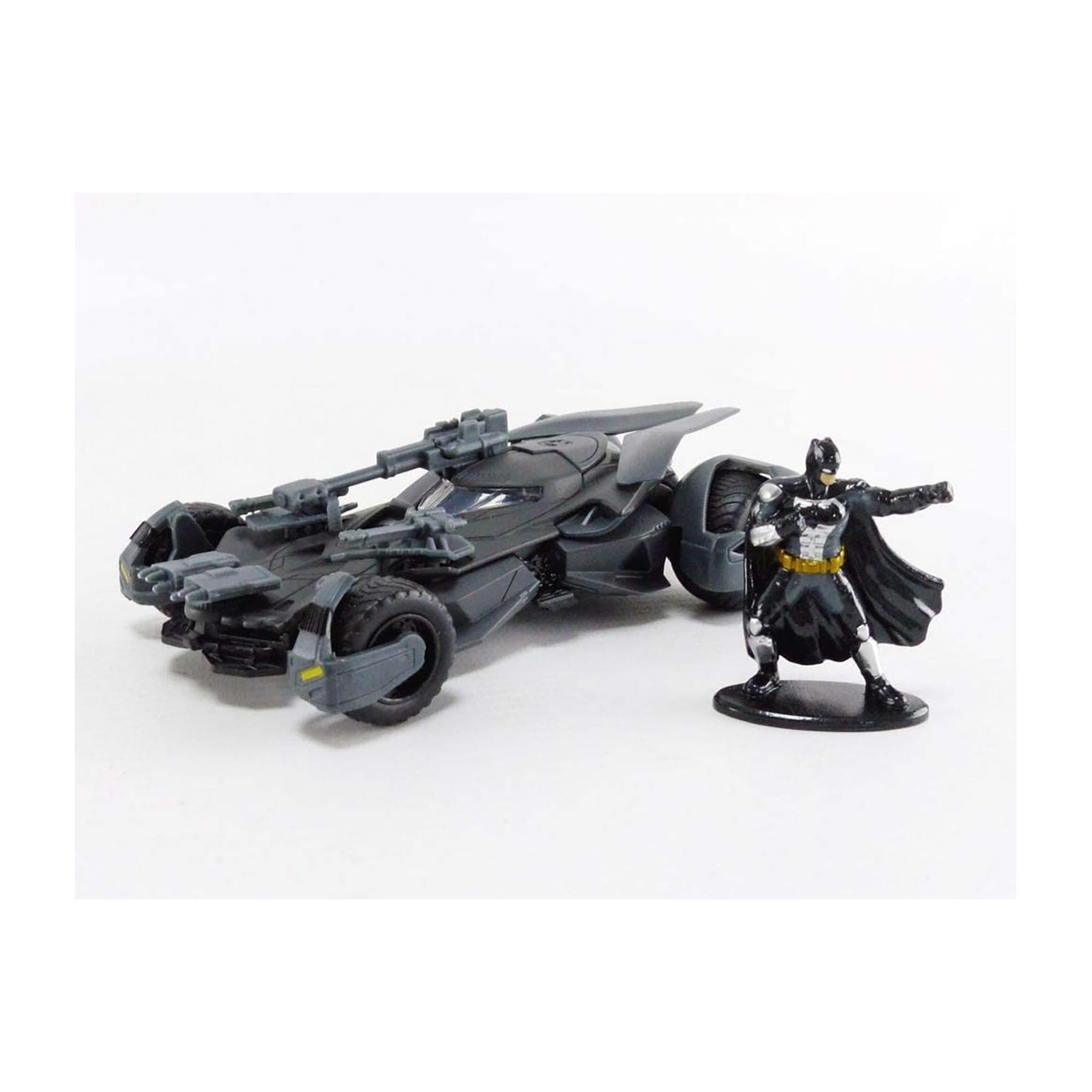 DC Comics 1:32 Batman 2017 Justice League Batmobile Diecast Car and Figure