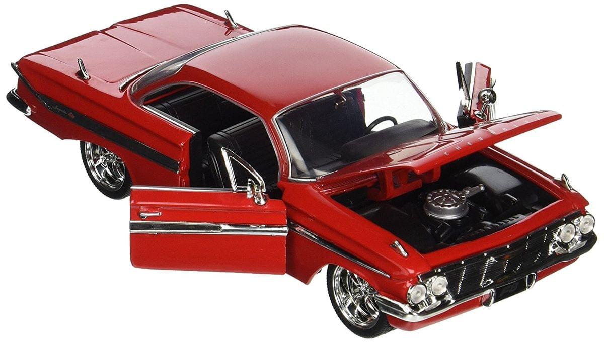 Fast & Furious 1:24 Diecast Vehicle: Dom's Chevy Impala, Red