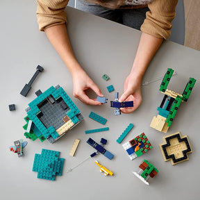 LEGO Minecraft 21173 The Sky Tower 565 Piece Building Kit