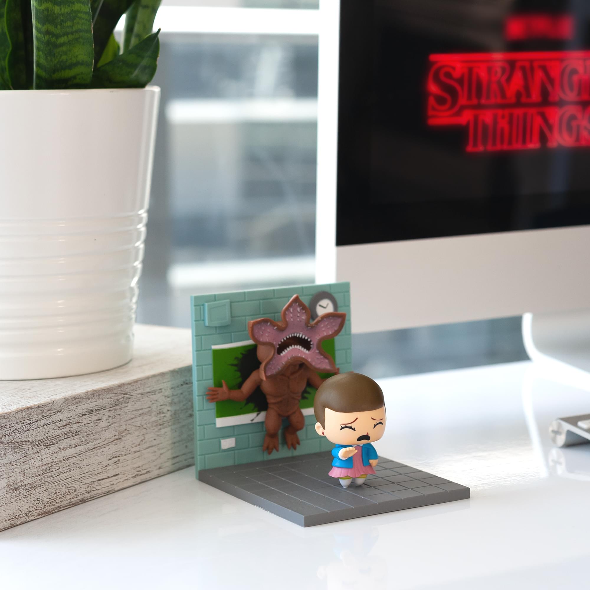 Stranger Things Eleven Vs. Demogorgon Exclusive Diorama | SuperEmoFriends Design