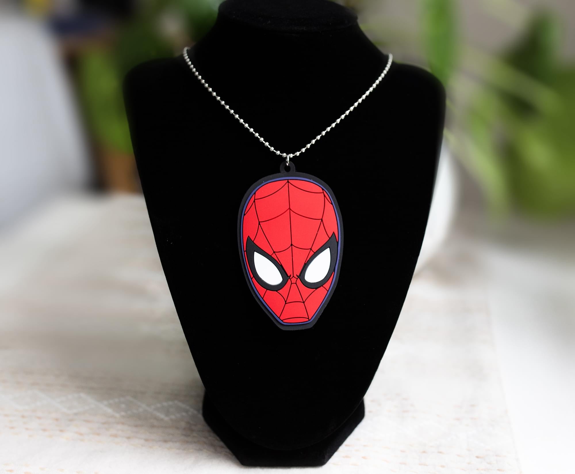 Marvel Spider-Man Printed Tin Case w/ Rubber Charm