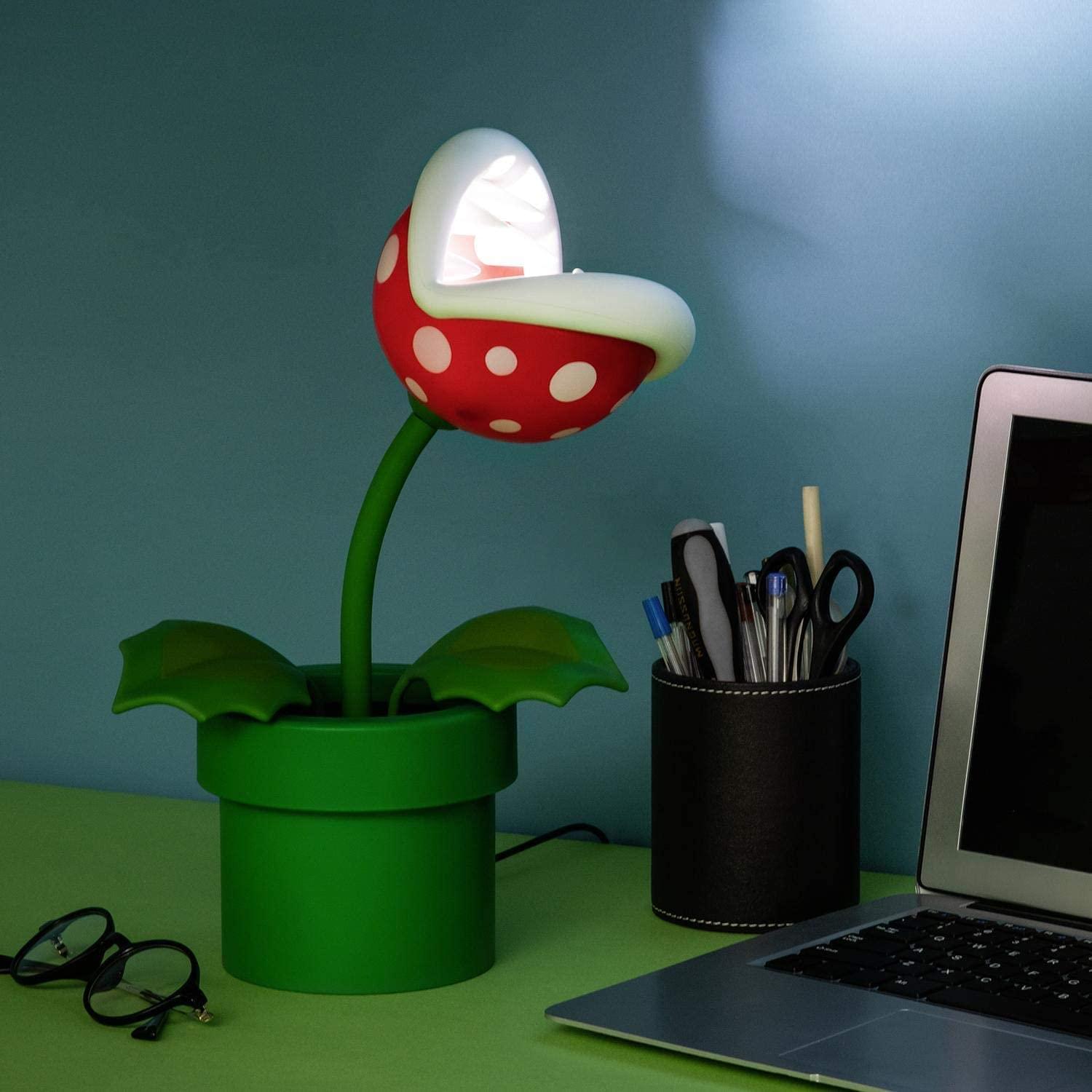 Super Mario Brois. Piranha Plant Articulated USB LED Lamp