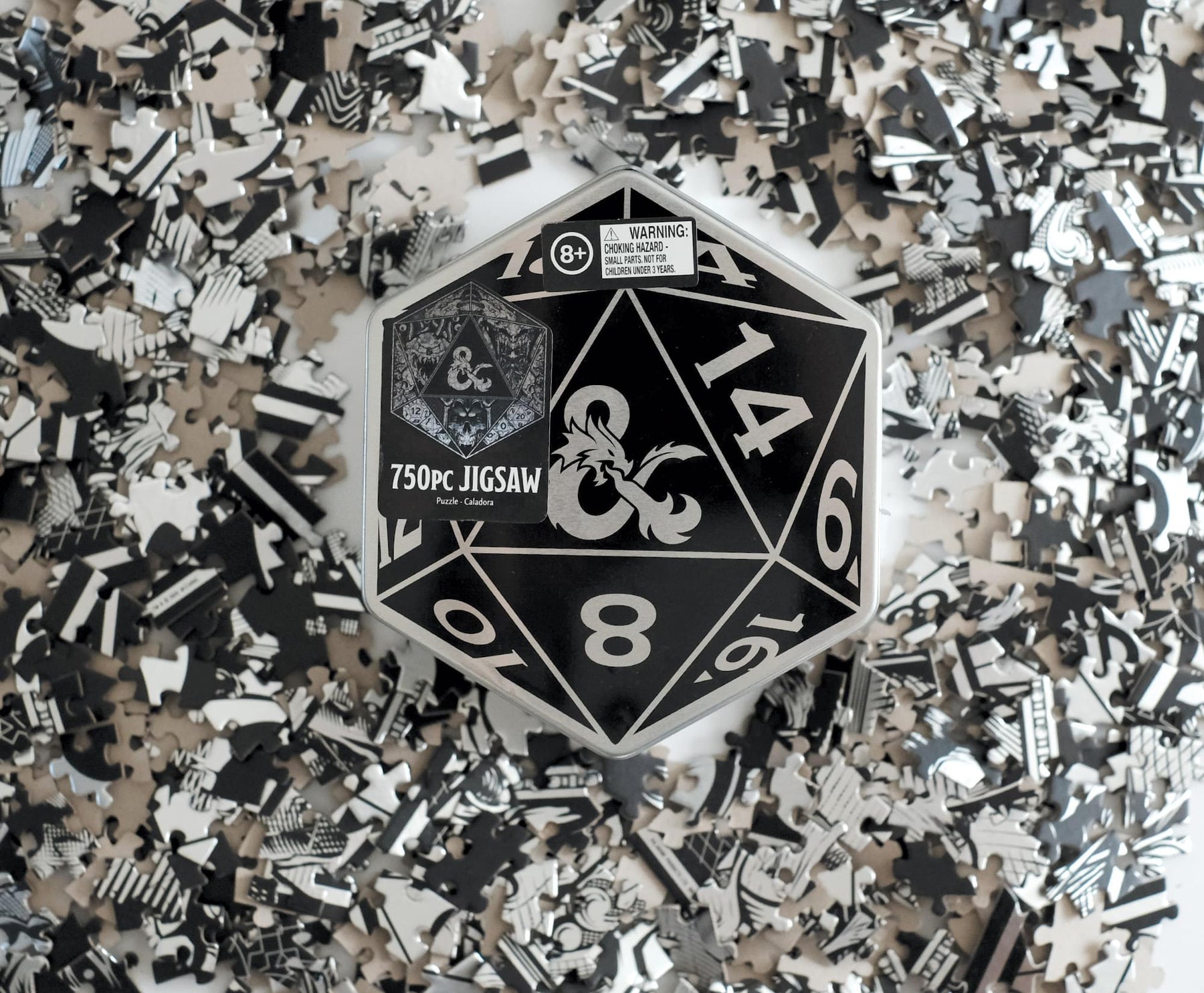 Dungeons & Dragons 20-Sided Die-Shaped 750 Piece Jigsaw Puzzle