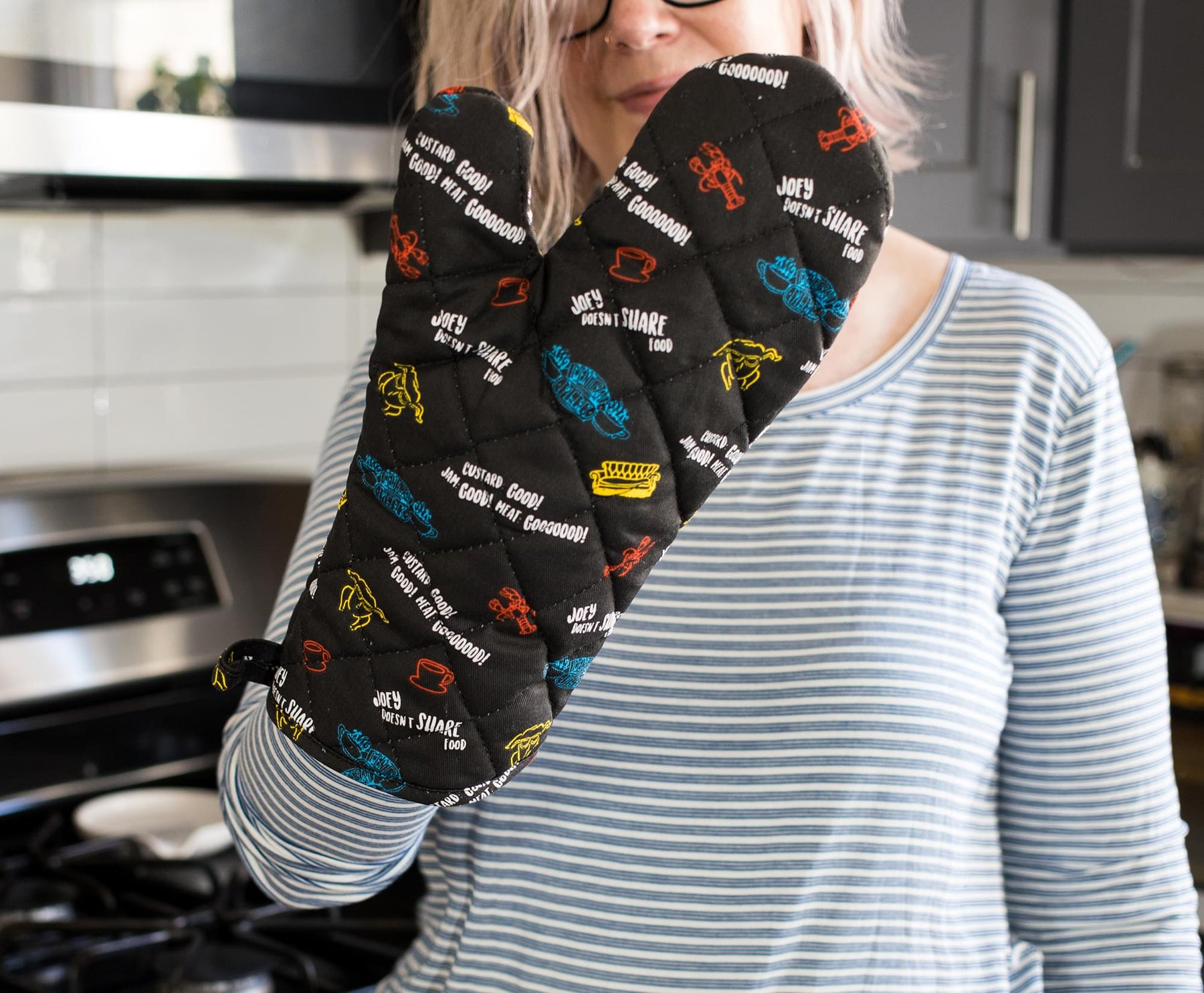Friends Icons & Quotes Black Oven Mitt Glove