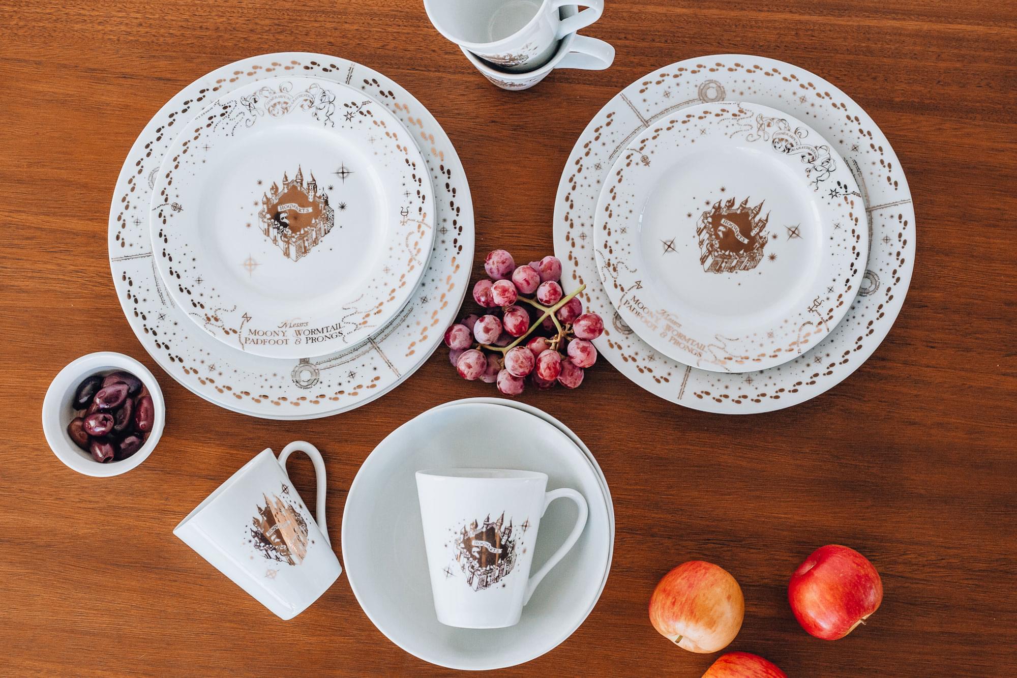 Harry Potter Marauders Map 16-Piece Ceramic Dinnerware Set | Plates, Bowls, Mugs
