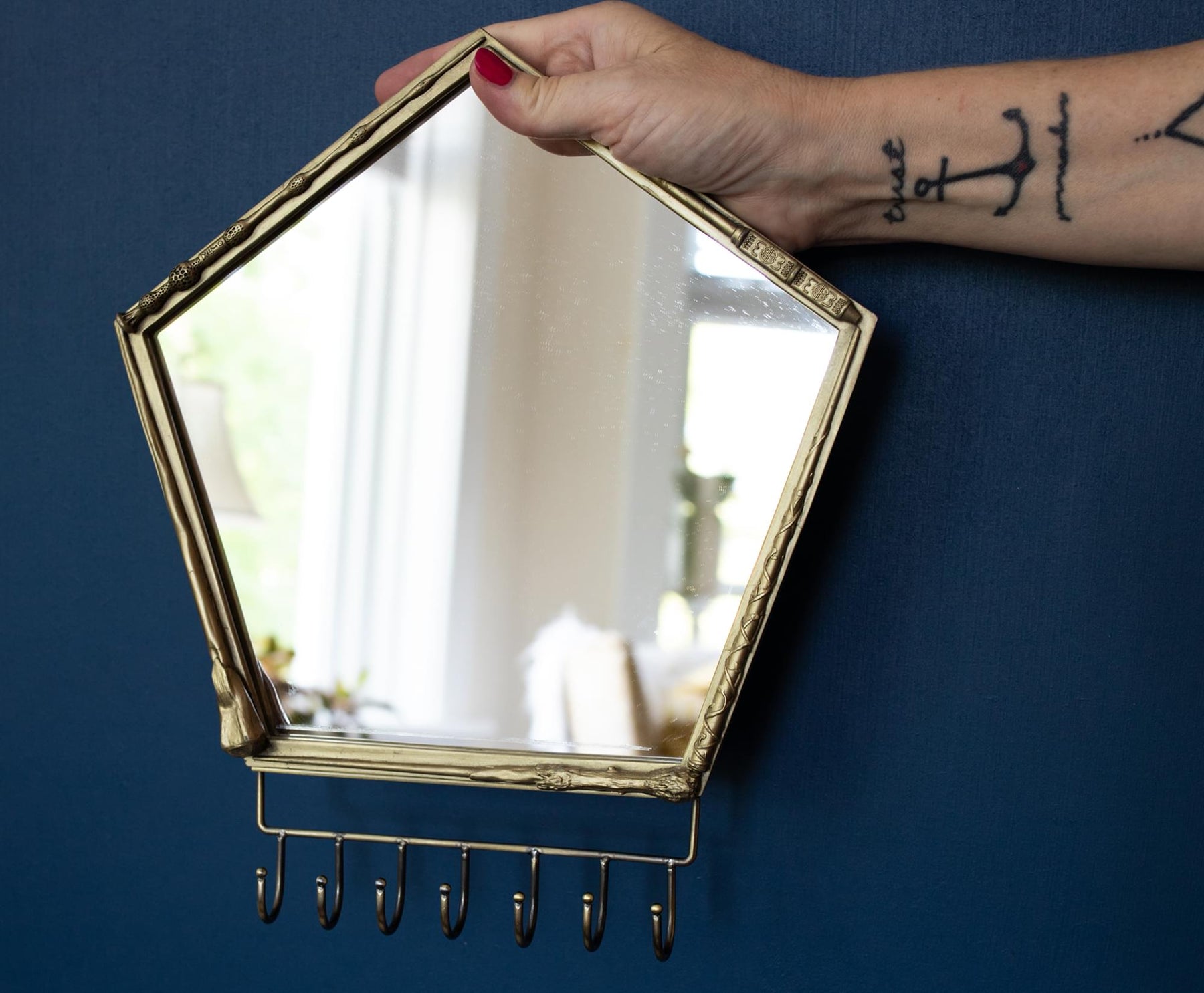 Harry Potter Wand Wall Mirror with Jewelry Hooks Storage Rack