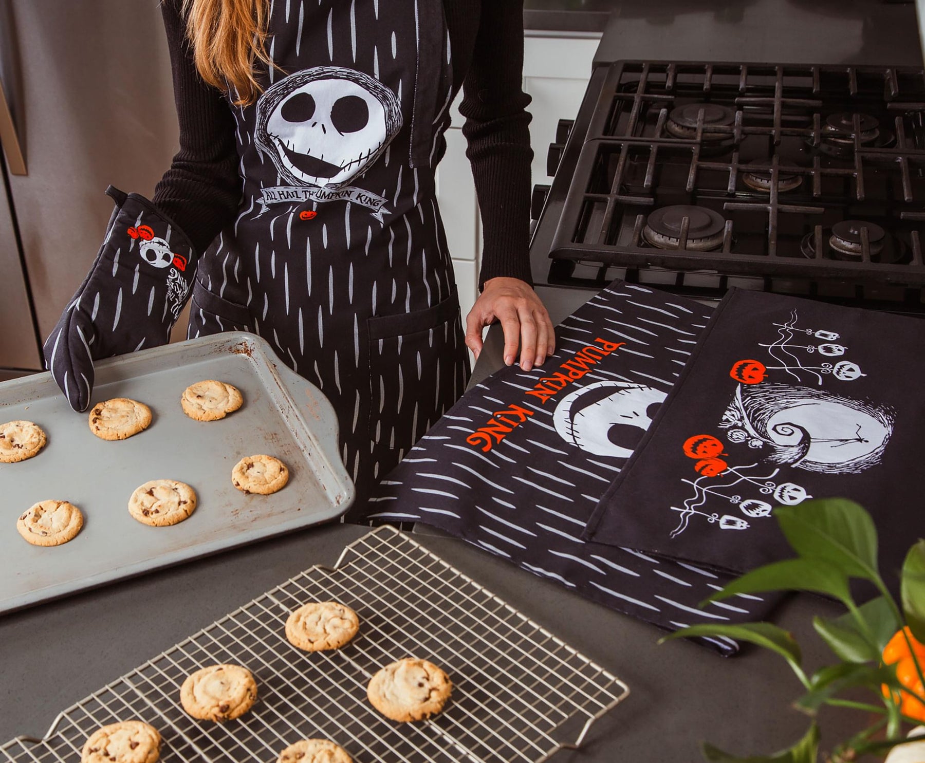 The Nightmare Before Christmas Jack Skellington Apron, Oven Mitt & Towel Set