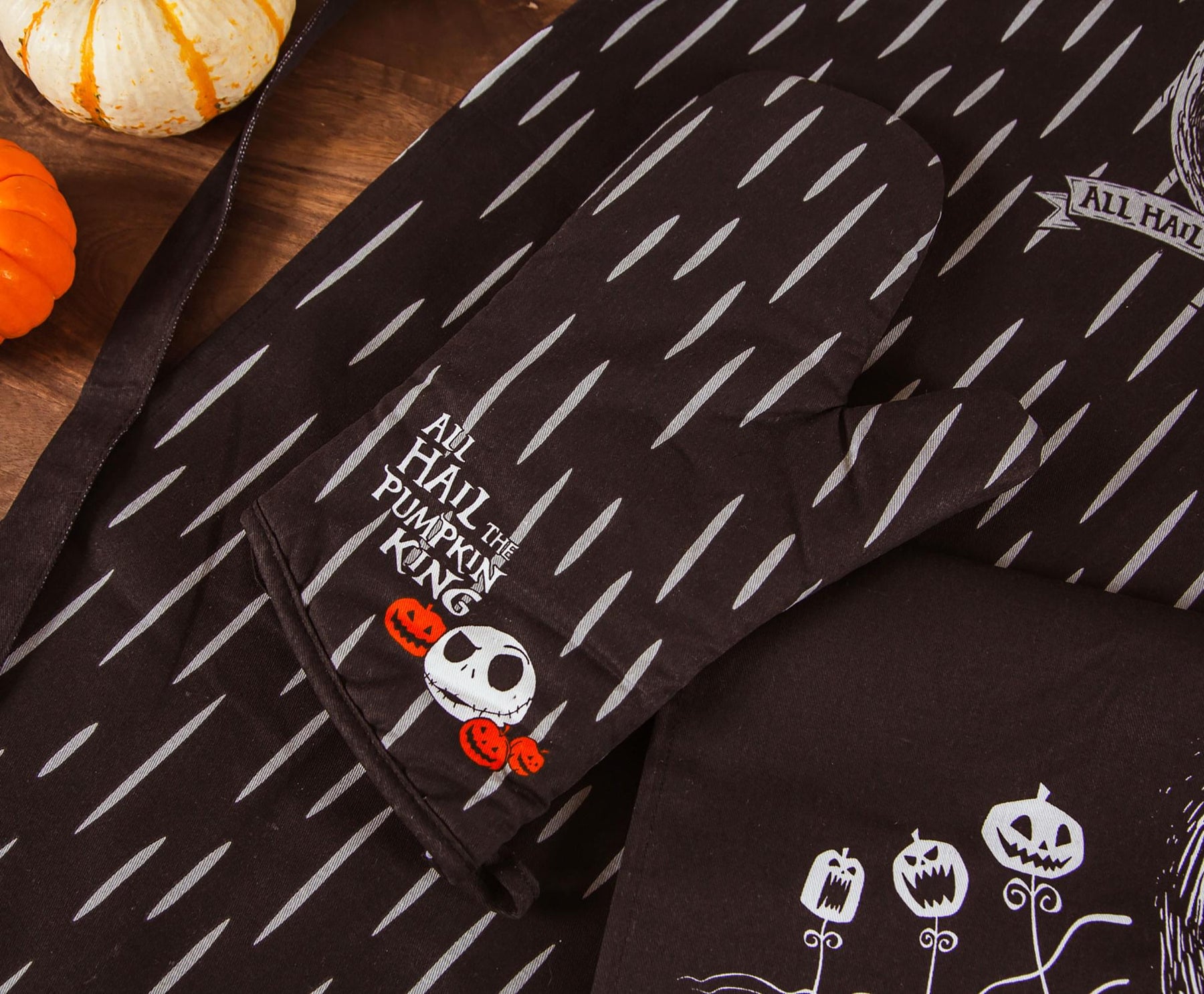 The Nightmare Before Christmas Jack Skellington Apron, Oven Mitt & Towel Set