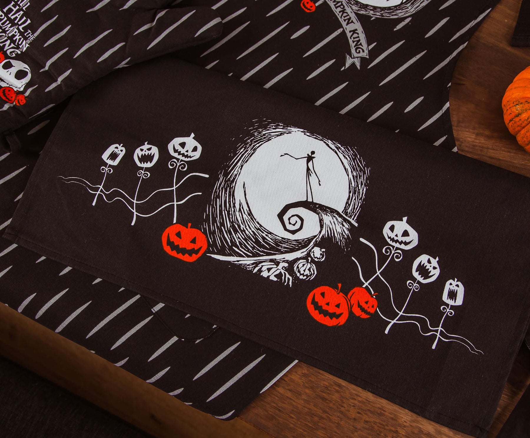 The Nightmare Before Christmas Jack Skellington Apron, Oven Mitt & Towel Set