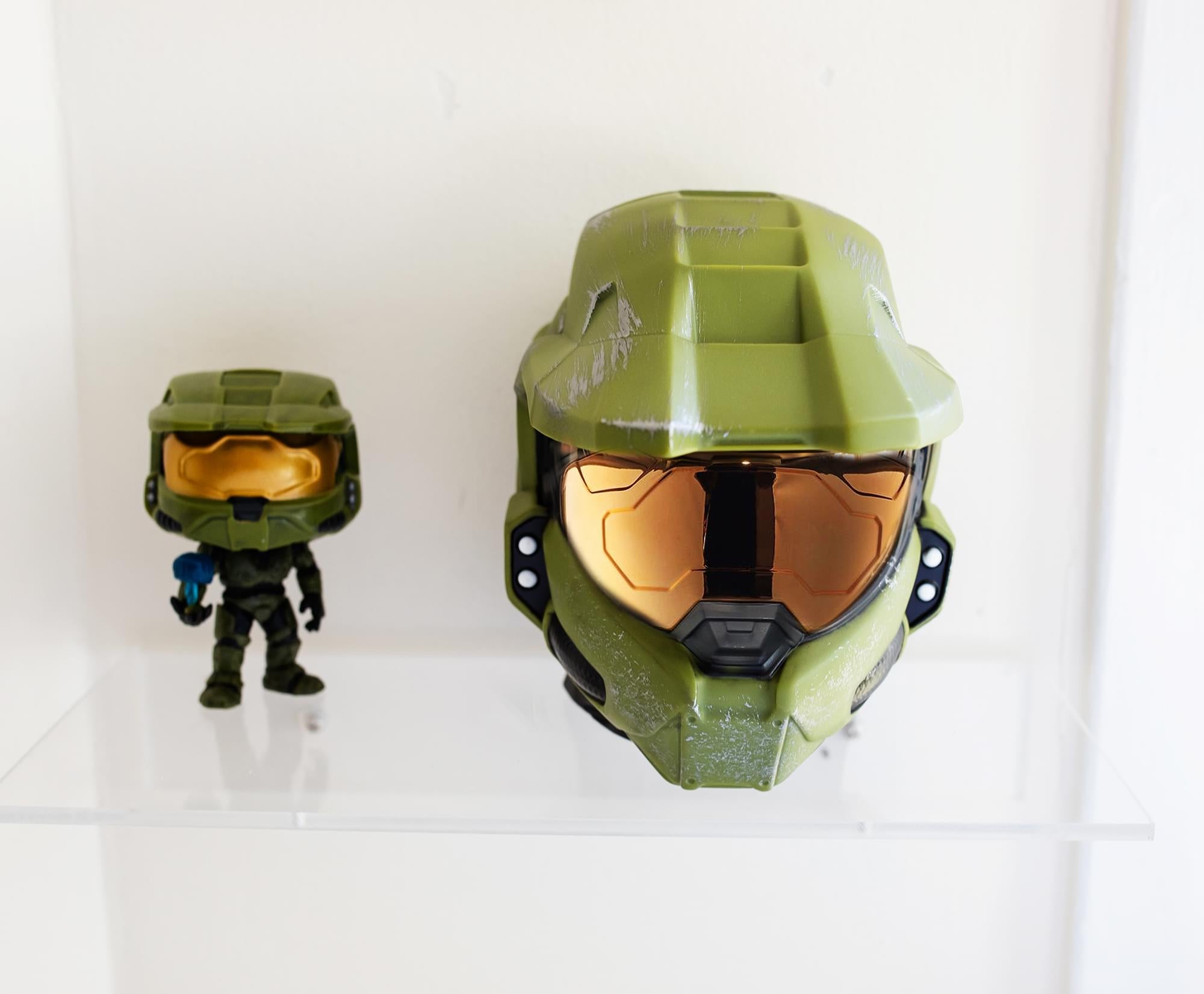 HALO Master Chief Helmet Figural Mood Light | 6 Inches Tall