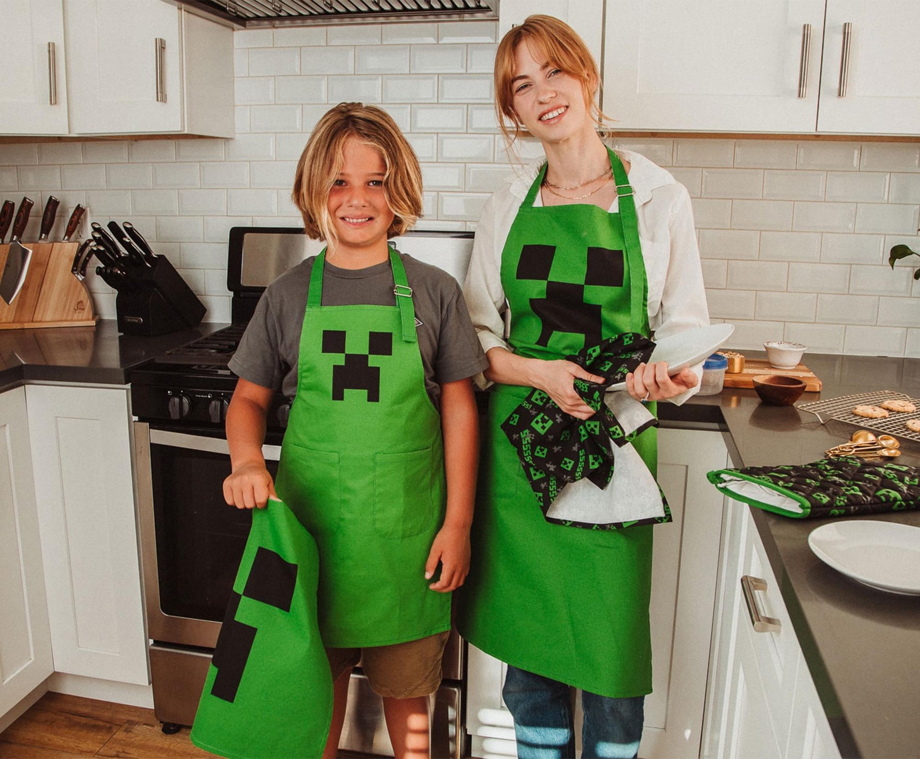 Minecraft Green Creeper Youth Kitchen Cooking Apron