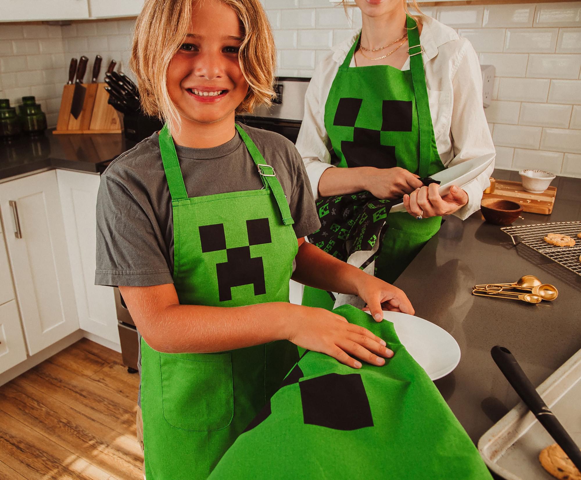Minecraft Green Creeper Youth Kitchen Cooking Apron