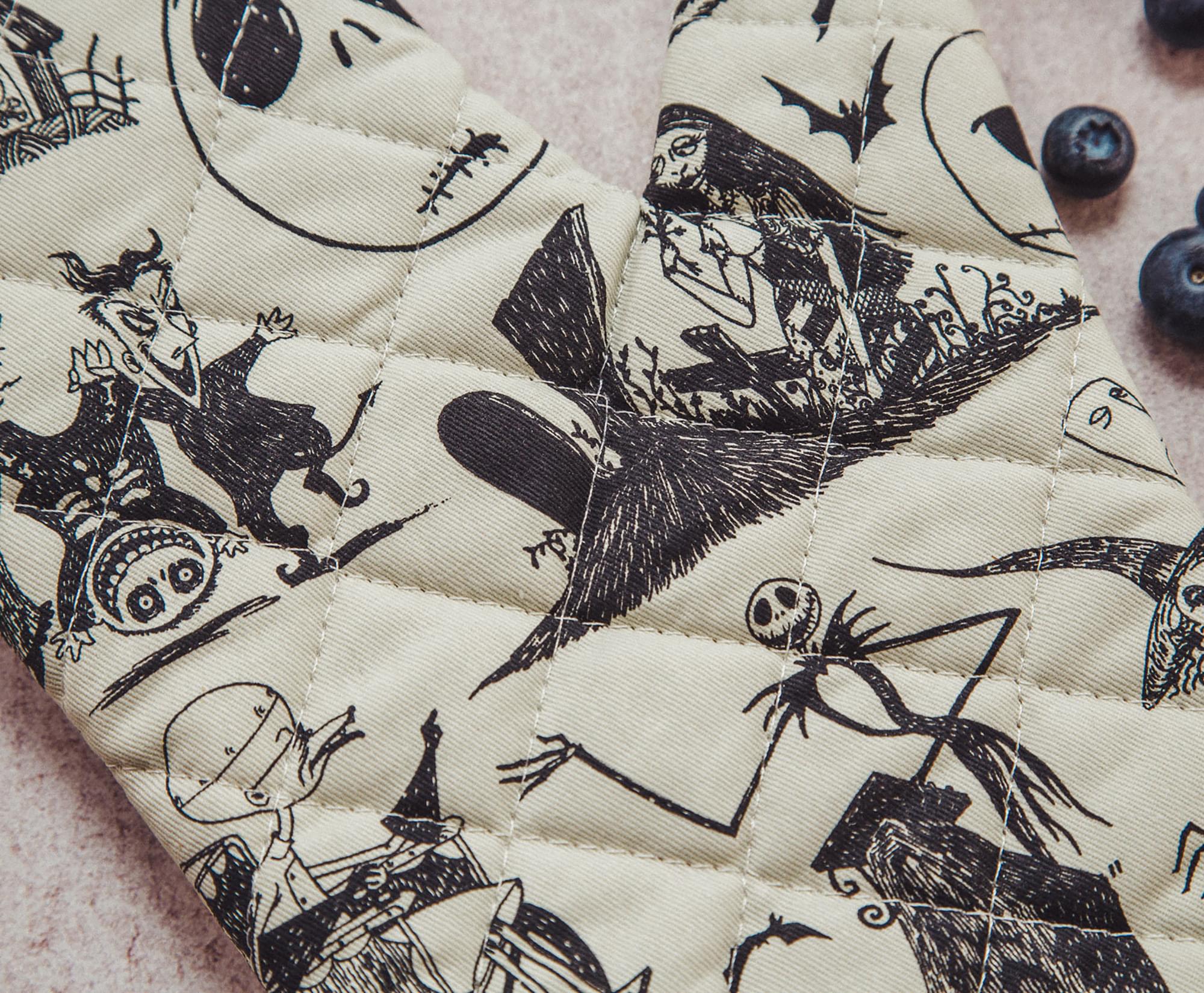 Disney The Nightmare Before Christmas Oven Mitt and Pot Holder Kitchen Set