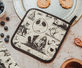 Disney The Nightmare Before Christmas Oven Mitt and Pot Holder Kitchen Set