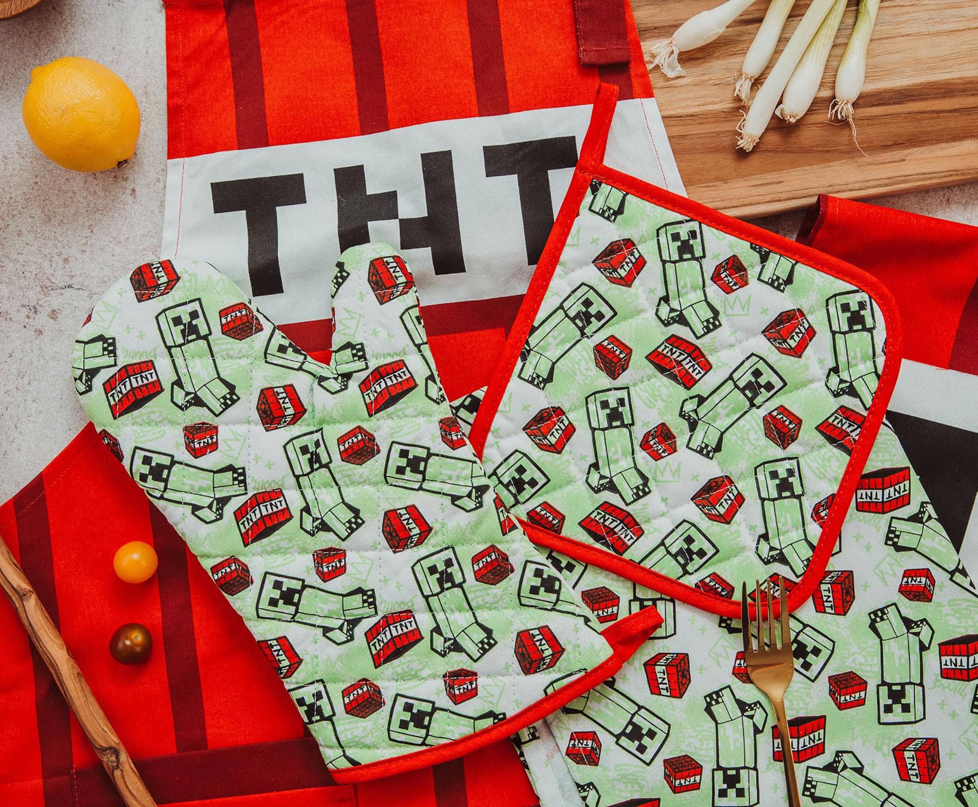 Minecraft Red TNT Kitchen Set | Apron, Oven Mitt, Dish Towels, Pot Holder
