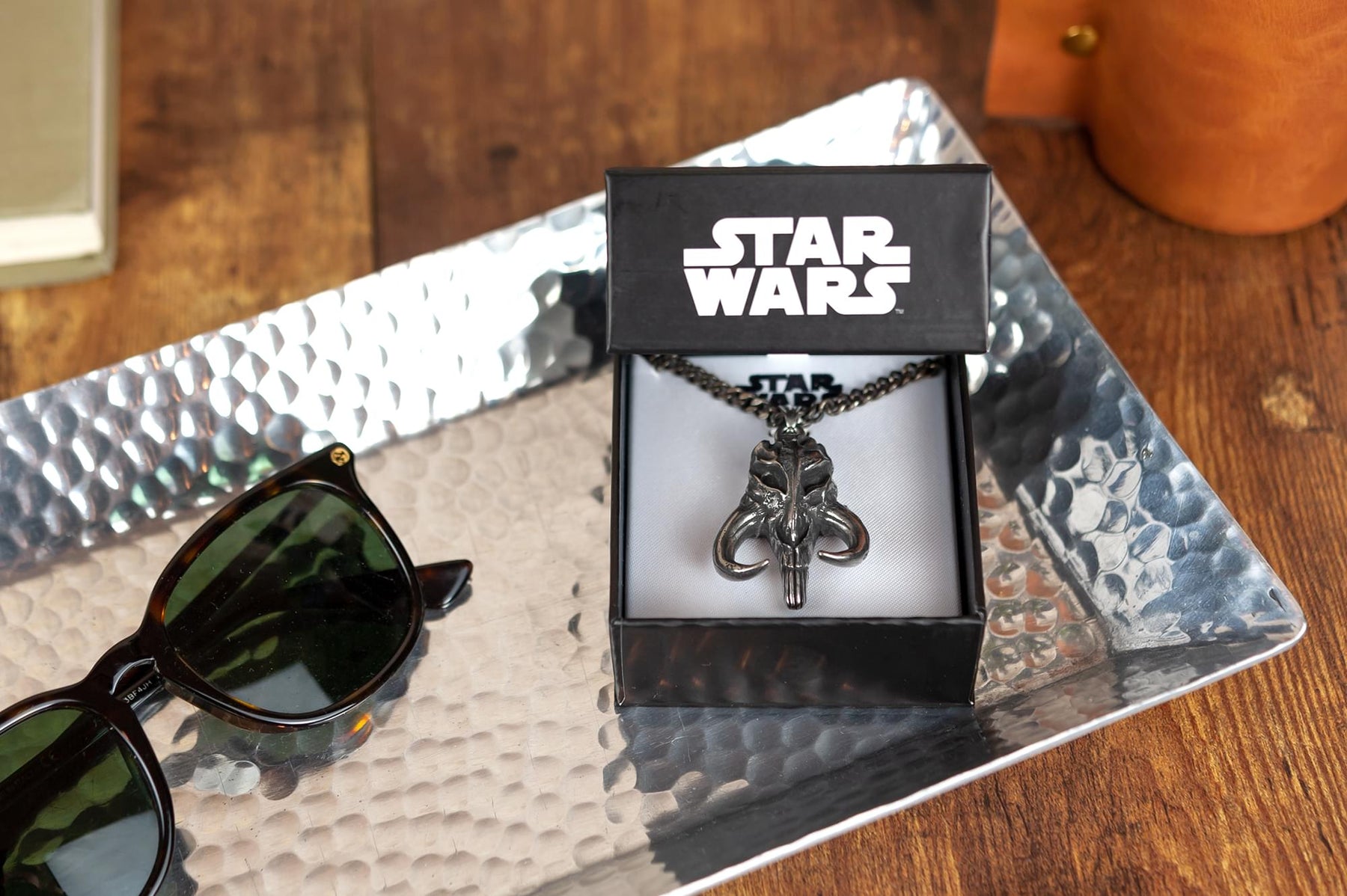 Star Wars Mandalorian Mythosaur Skull Pendant Necklace | 22-Inch Long Chain