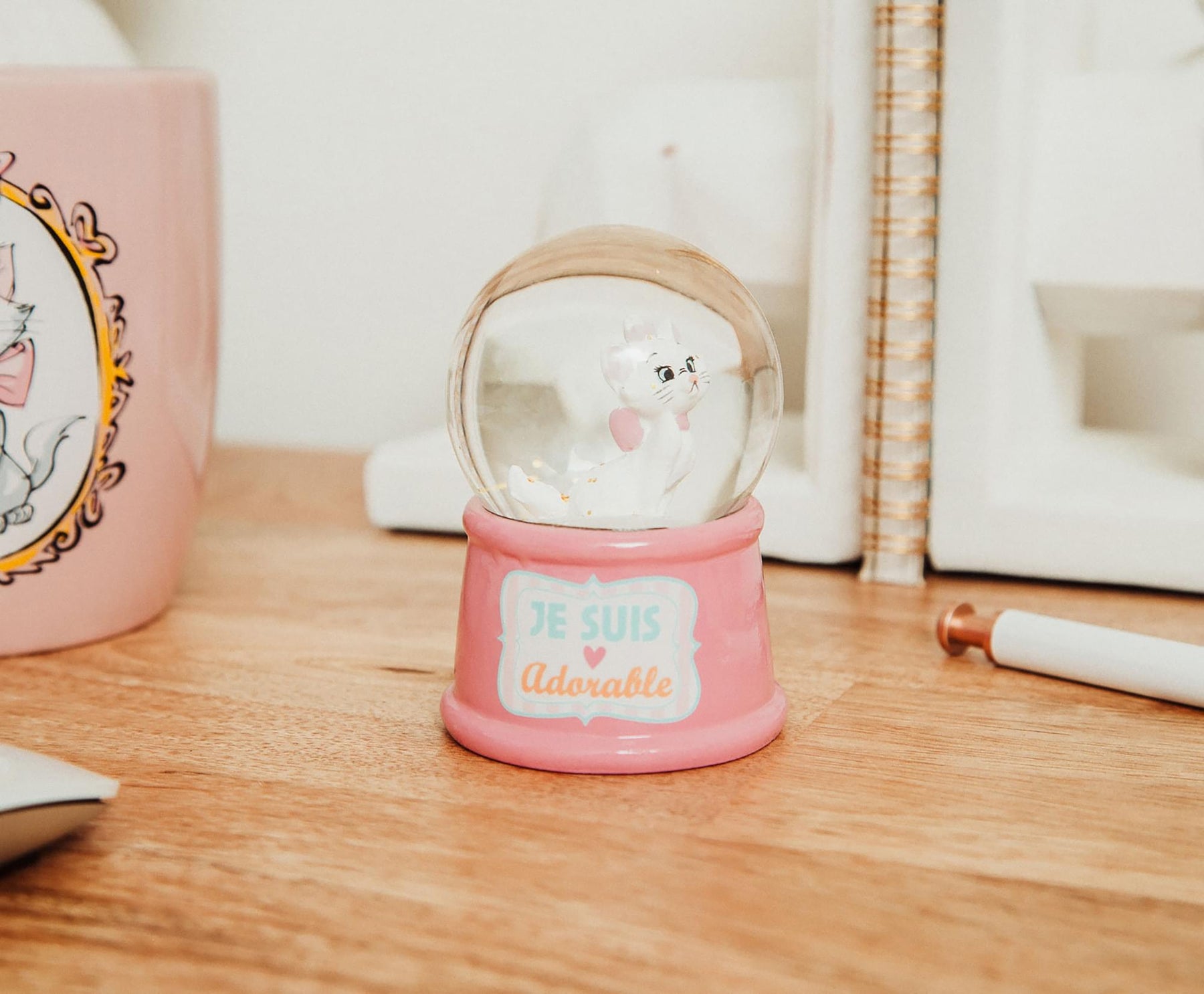 Disney Aristocats Marie "Je Suis Adorable" Light-Up Mini Snow Globe