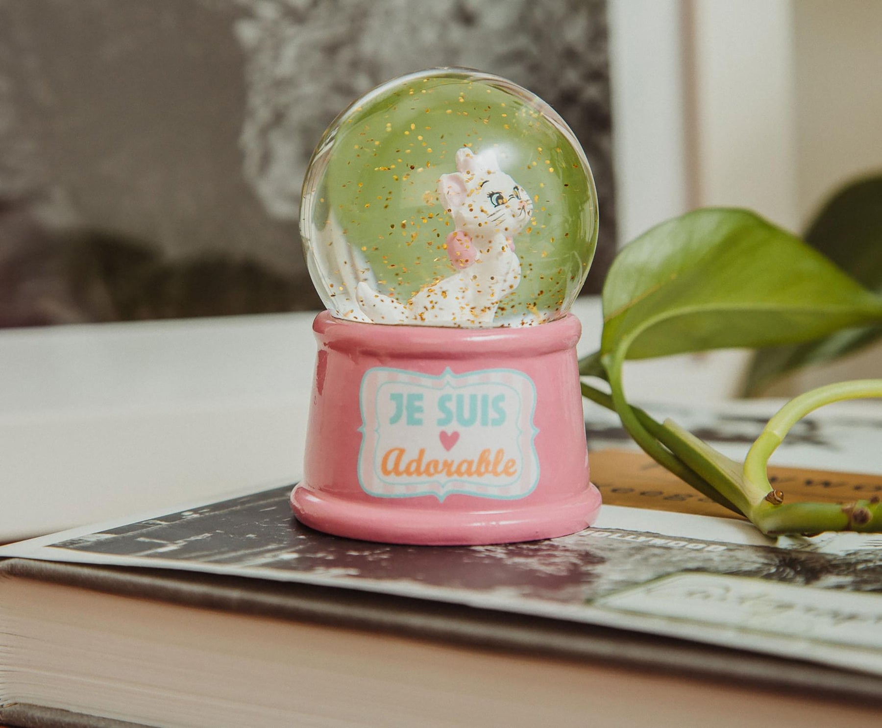 Disney Aristocats Marie "Je Suis Adorable" Light-Up Mini Snow Globe