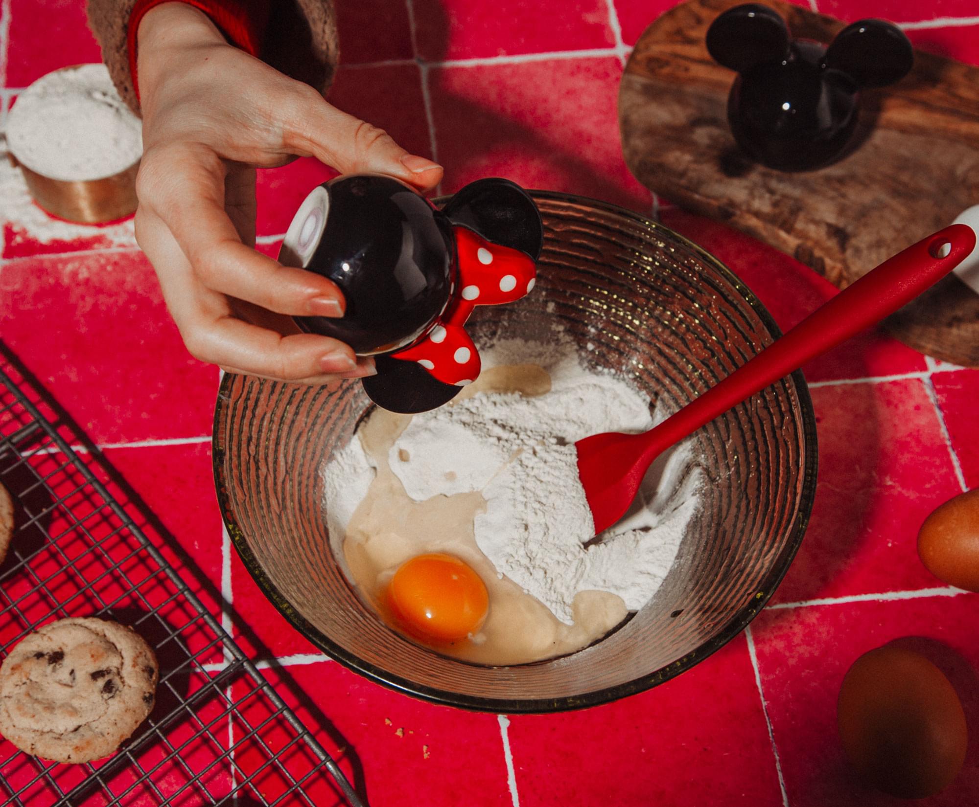 Disney Mickey and Minnie Mouse Ceramic Salt and Pepper Shakers | Set of 2