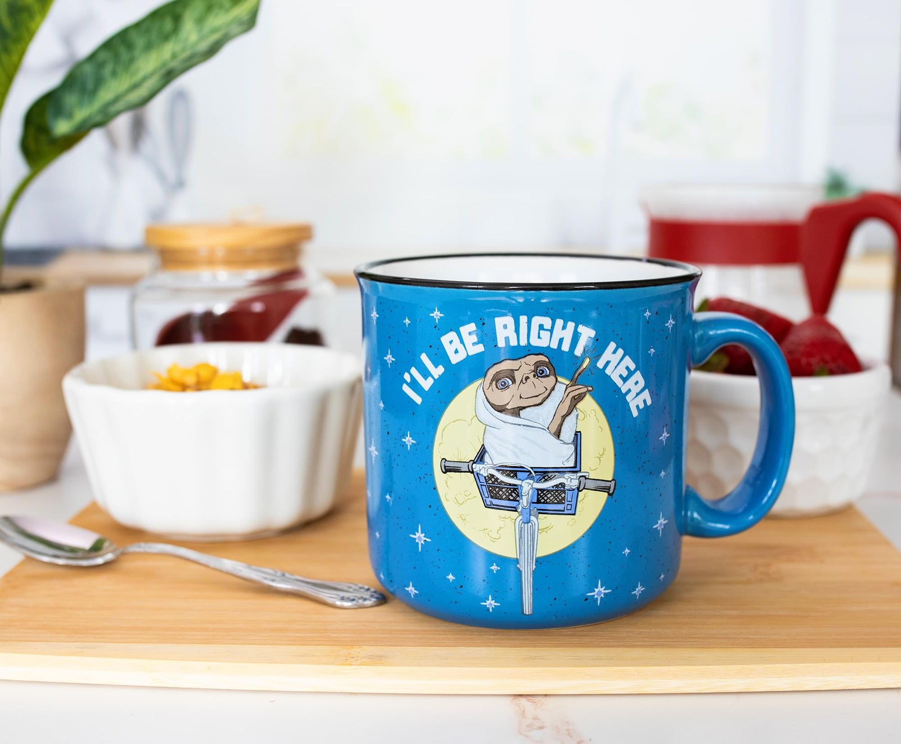 E.T. The Extra-Terrestrial Ceramic Camper Mug | Holds 20 Ounces