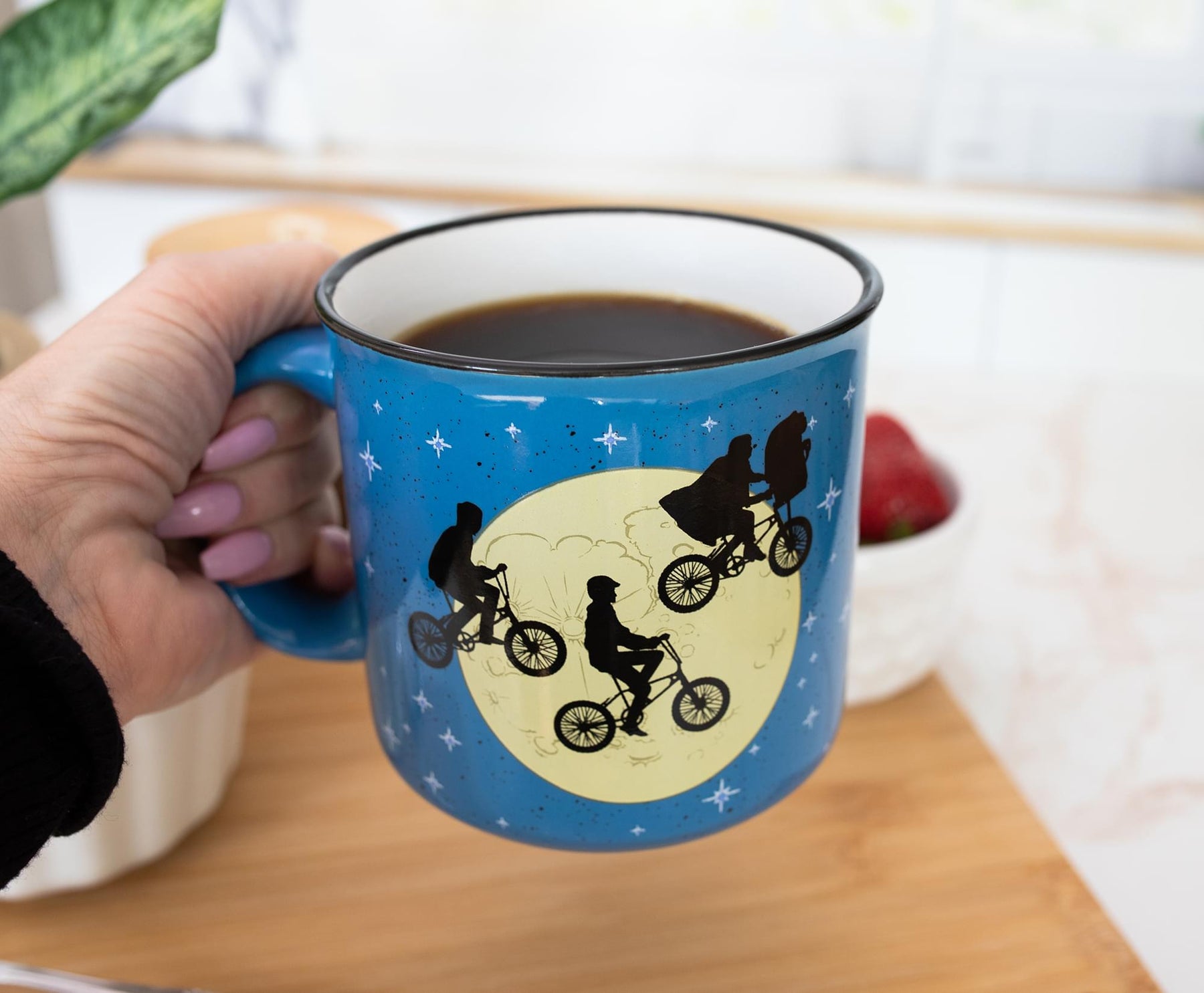 E.T. The Extra-Terrestrial Ceramic Camper Mug | Holds 20 Ounces