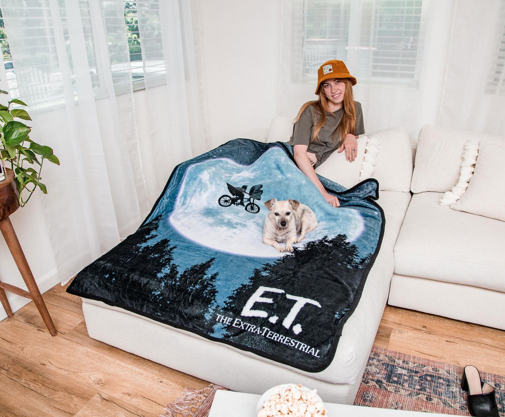 E.T. The Extra-Terrestrial Bike Moon Fleece Throw Blanket | 45 x 60 Inches
