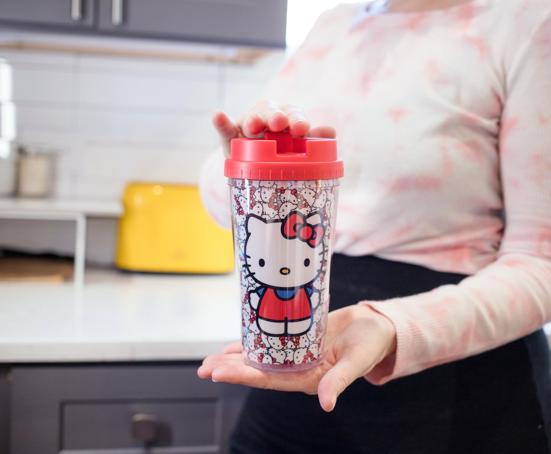 Sanrio Hello Kitty Allover Faces Plastic Travel Mug With Lid | Holds 16 Ounces