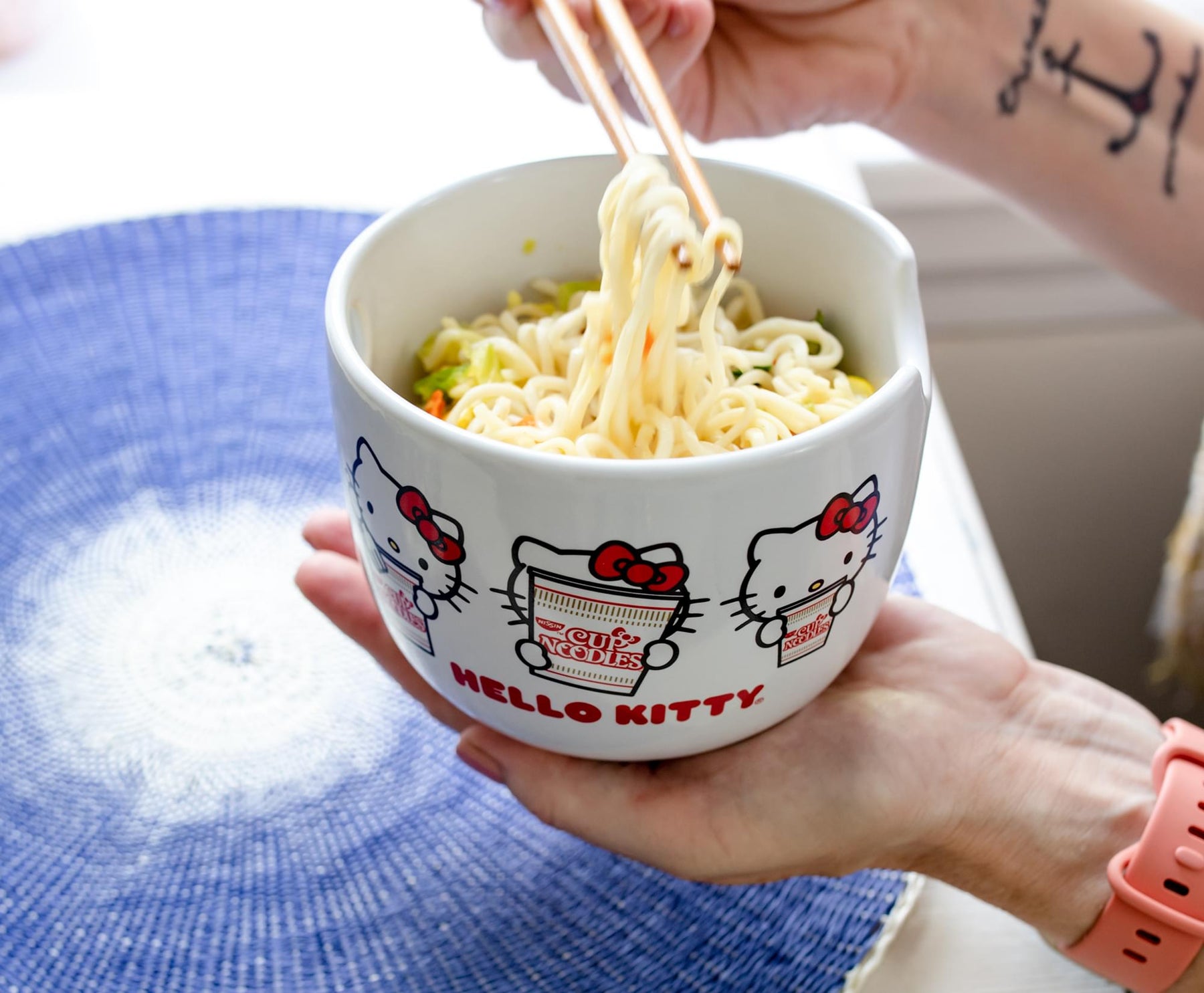 Hello Kitty Cup Noodle Japanese Dinnerware Set | 20-Ounce Ramen Bowl, Chopsticks