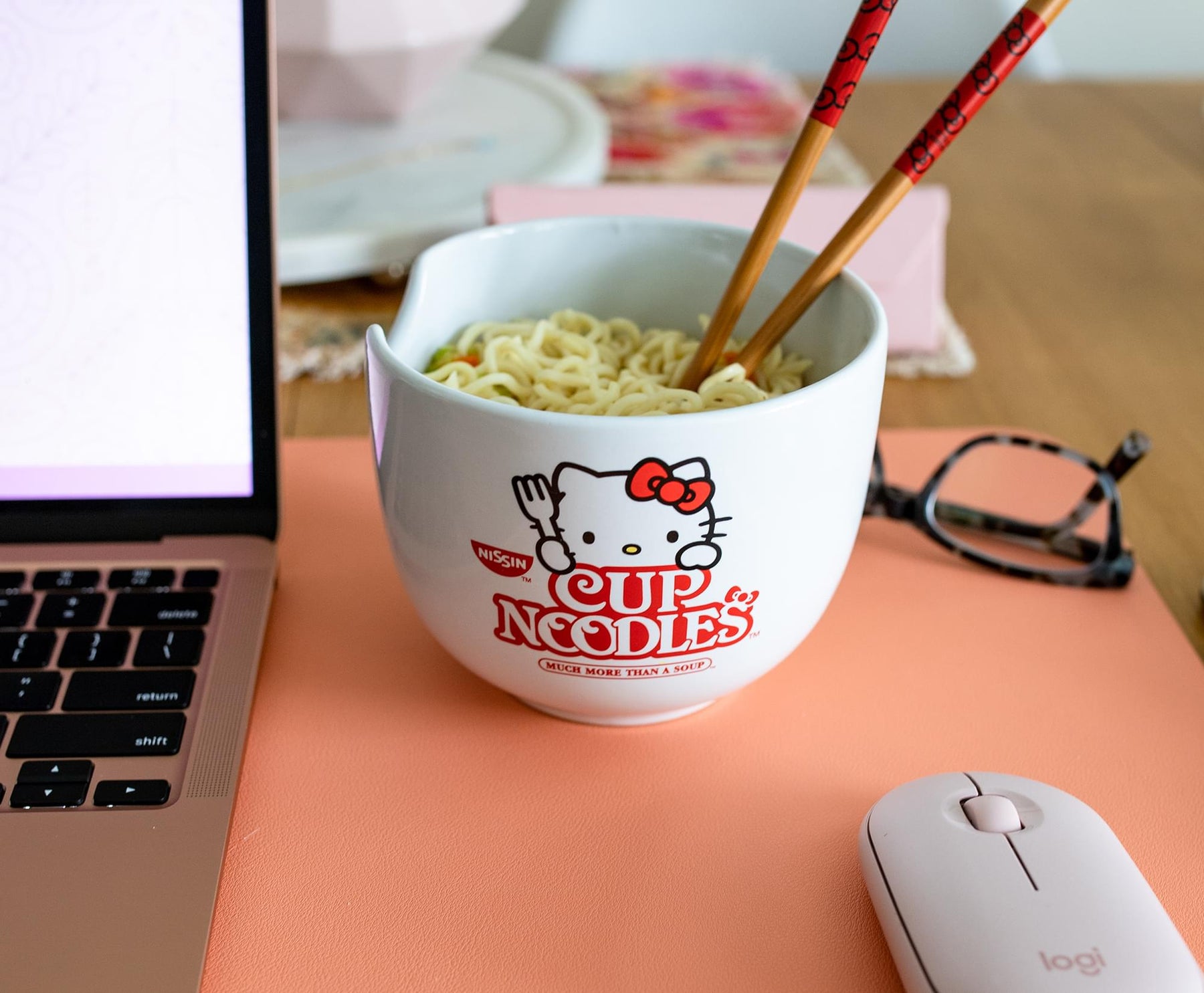 Hello Kitty Cup Noodle Japanese Dinnerware Set | 20-Ounce Ramen Bowl, Chopsticks