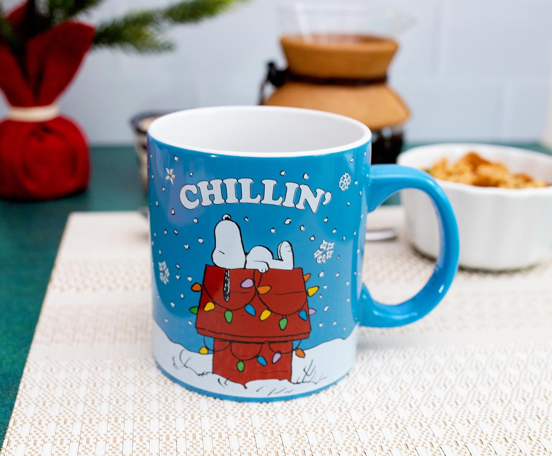 Peanuts Snoopy "Chillin" Ceramic Mug | Holds 20 Ounces