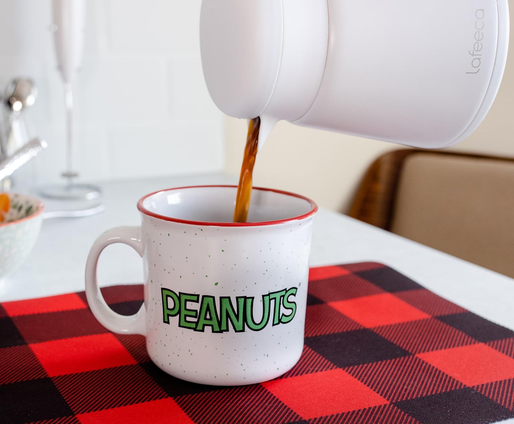 Peanuts Snoopy "Tis the Season" Ceramic Camper Mug | Holds 20 Ounces