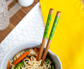 Rick and Morty Portal Japanese Dinnerware Set | 20-Ounce Ramen Bowl, Chopsticks