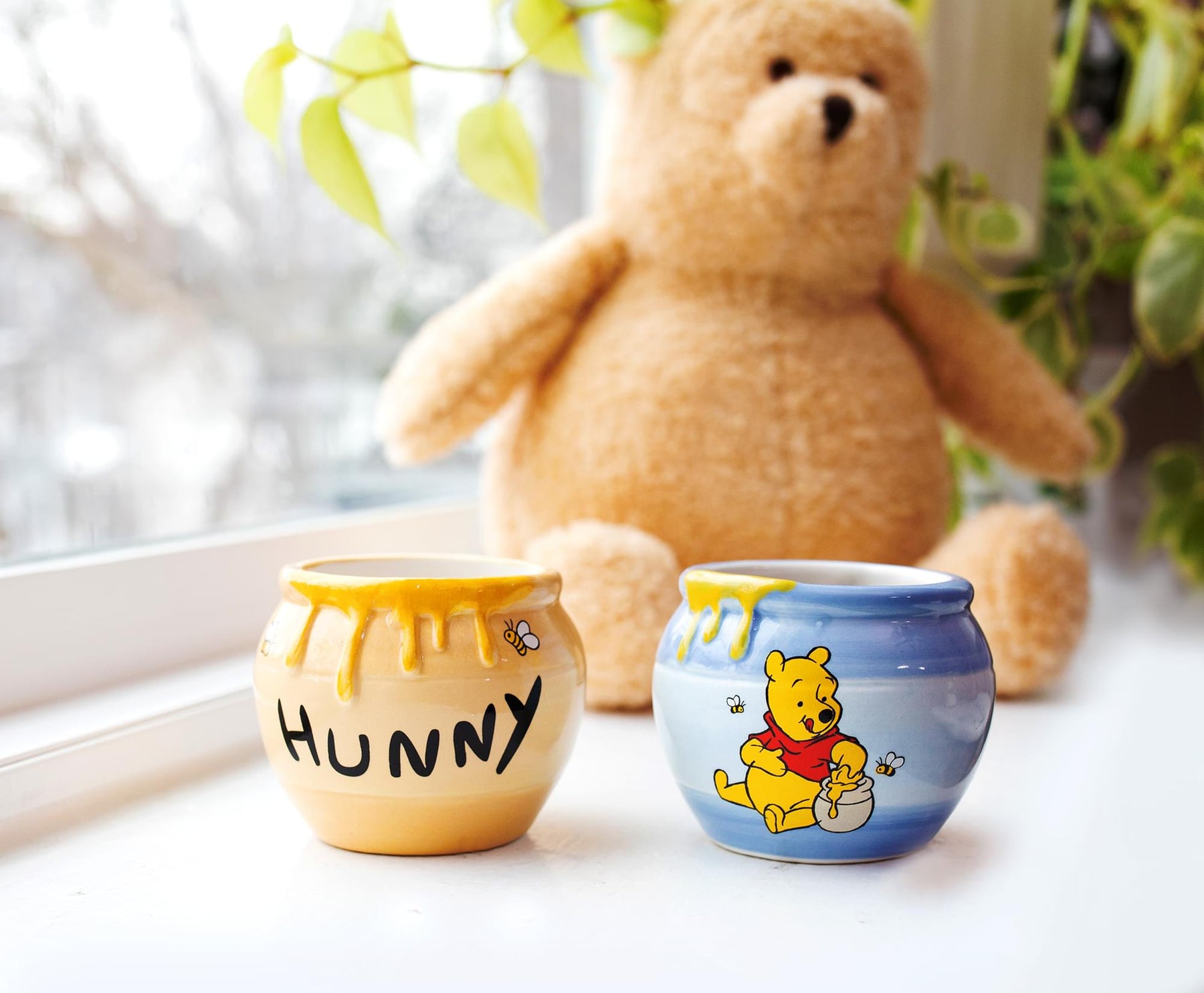 Winnie the Pooh Hunny Pot Ceramic 3oz Mini Cups