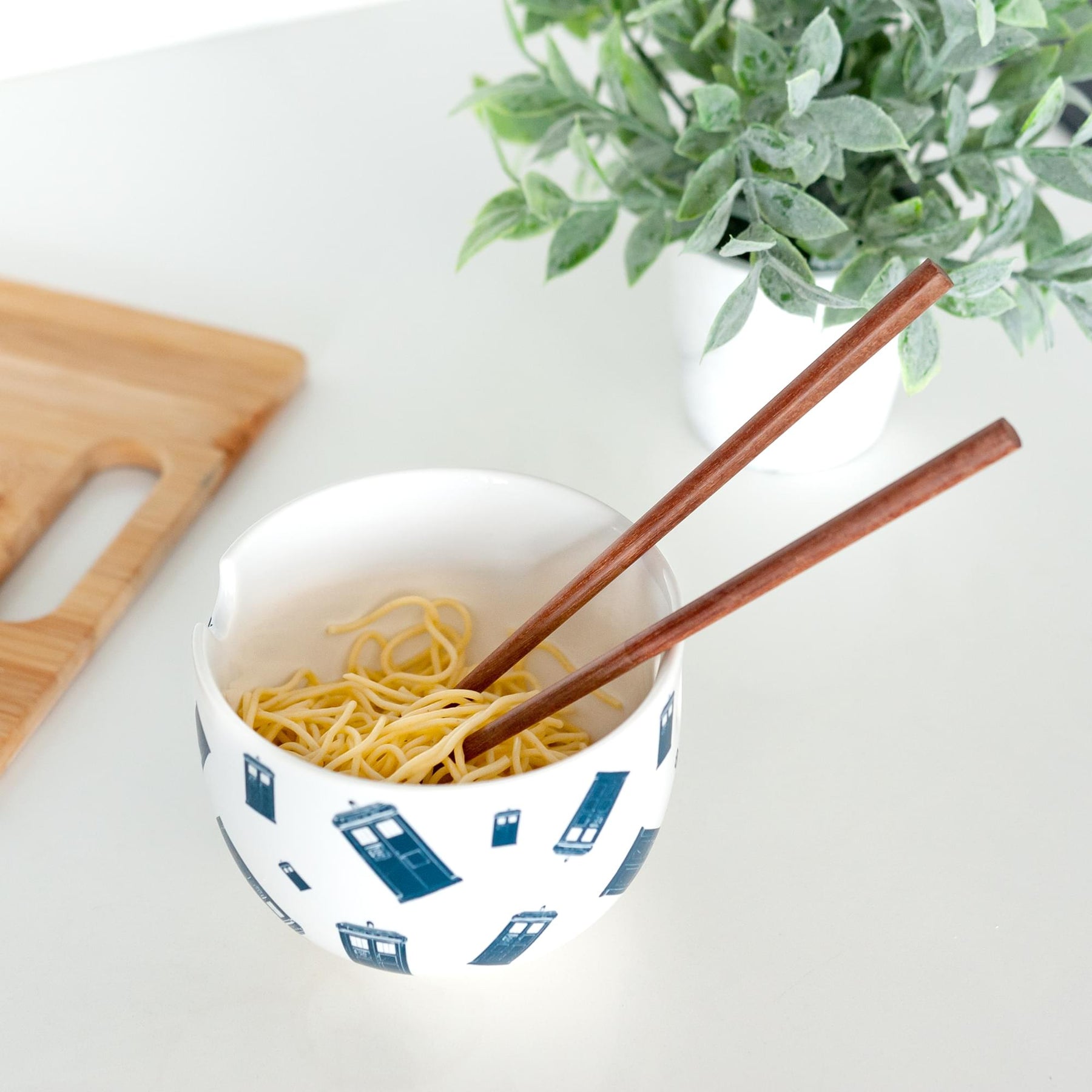 Doctor Who TARDIS Noodle Bowl & Chopsticks Set | Collectible Doctor Who Dish
