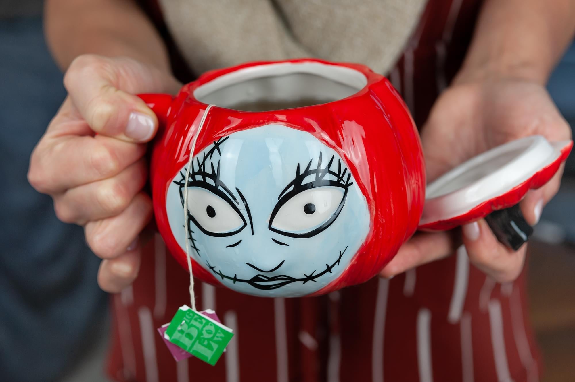 Nightmare Before Christmas Sally Figural 26 Oz Ceramic Mug With Lid