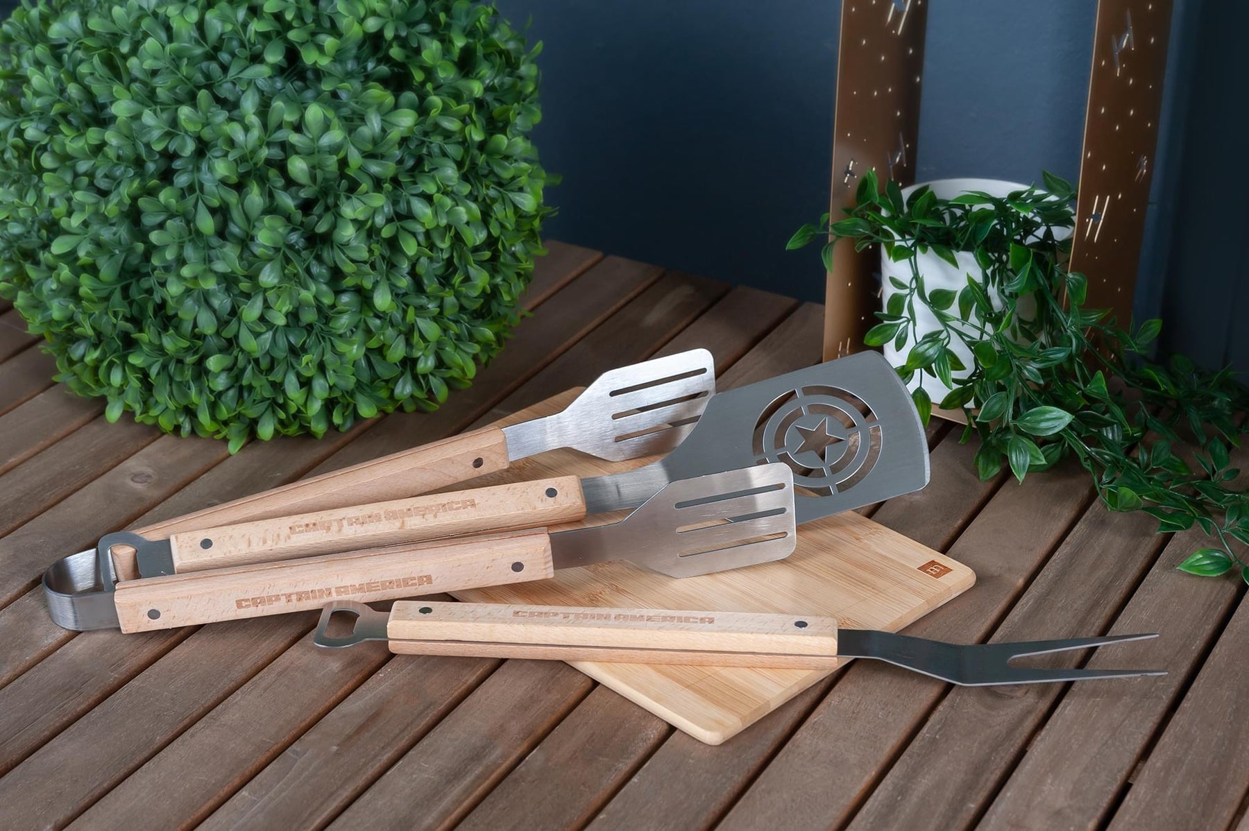 Marvel’s Captain America 3-Piece Outdoor BBQ Grill Utensil Set
