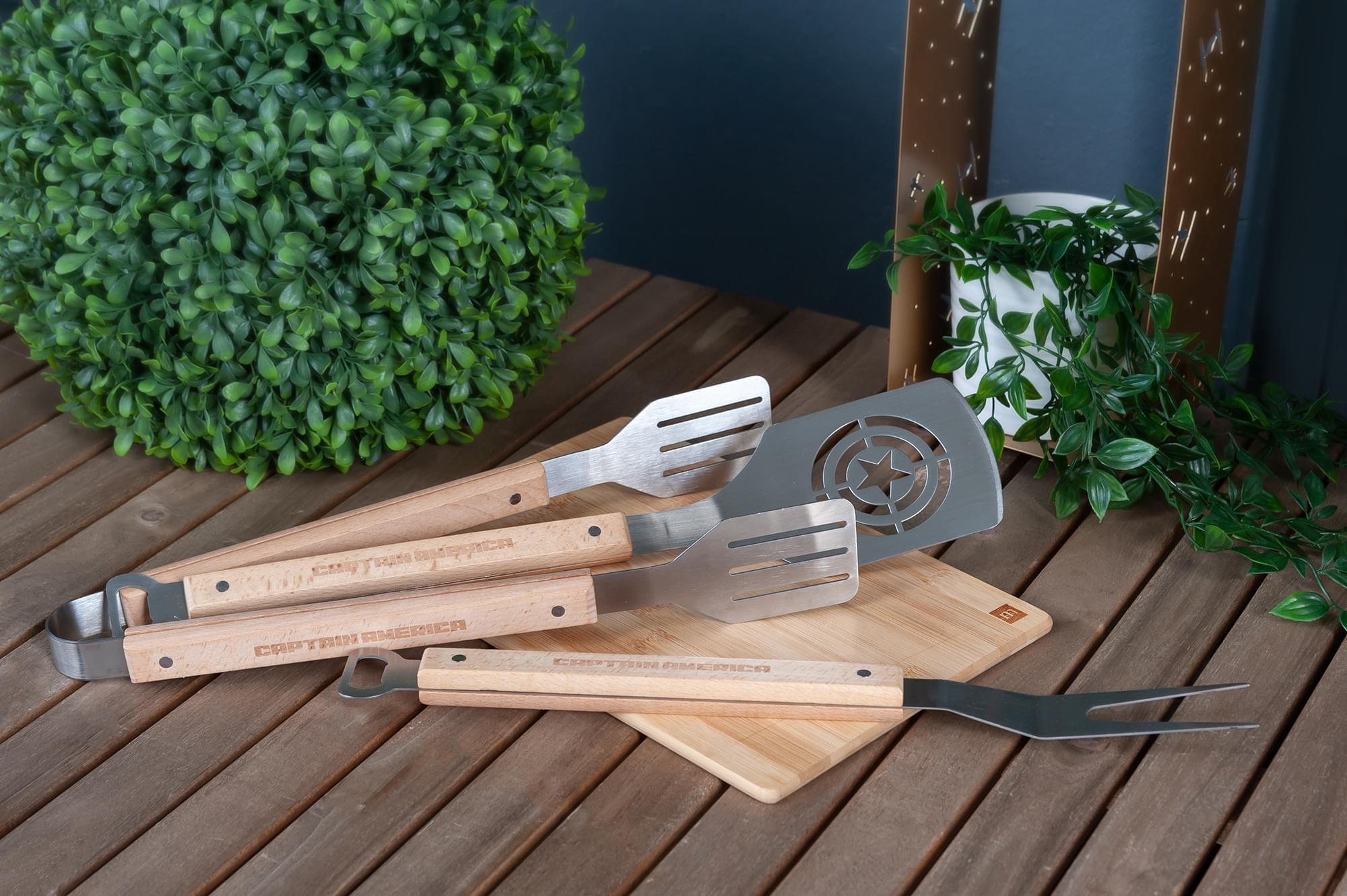 Marvel’s Captain America 3-Piece Outdoor BBQ Grill Utensil Set