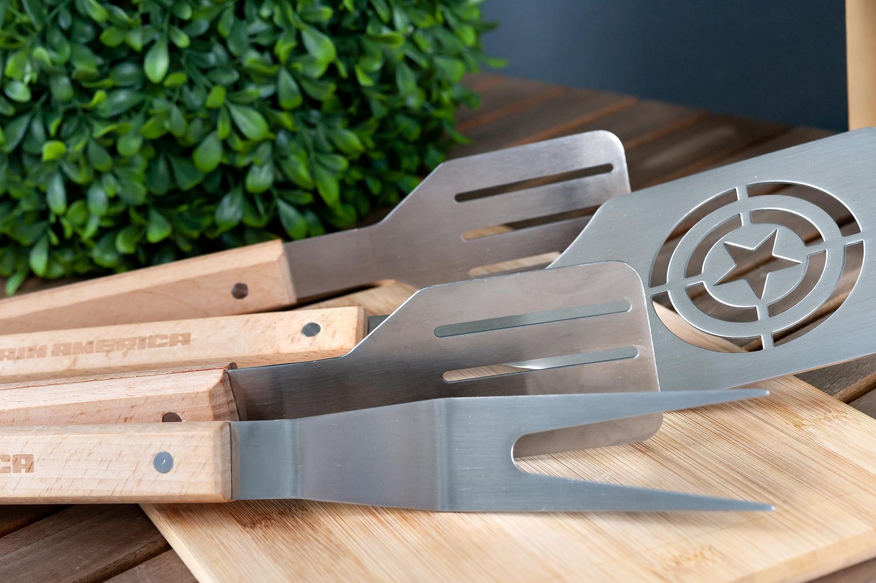 Marvel’s Captain America 3-Piece Outdoor BBQ Grill Utensil Set