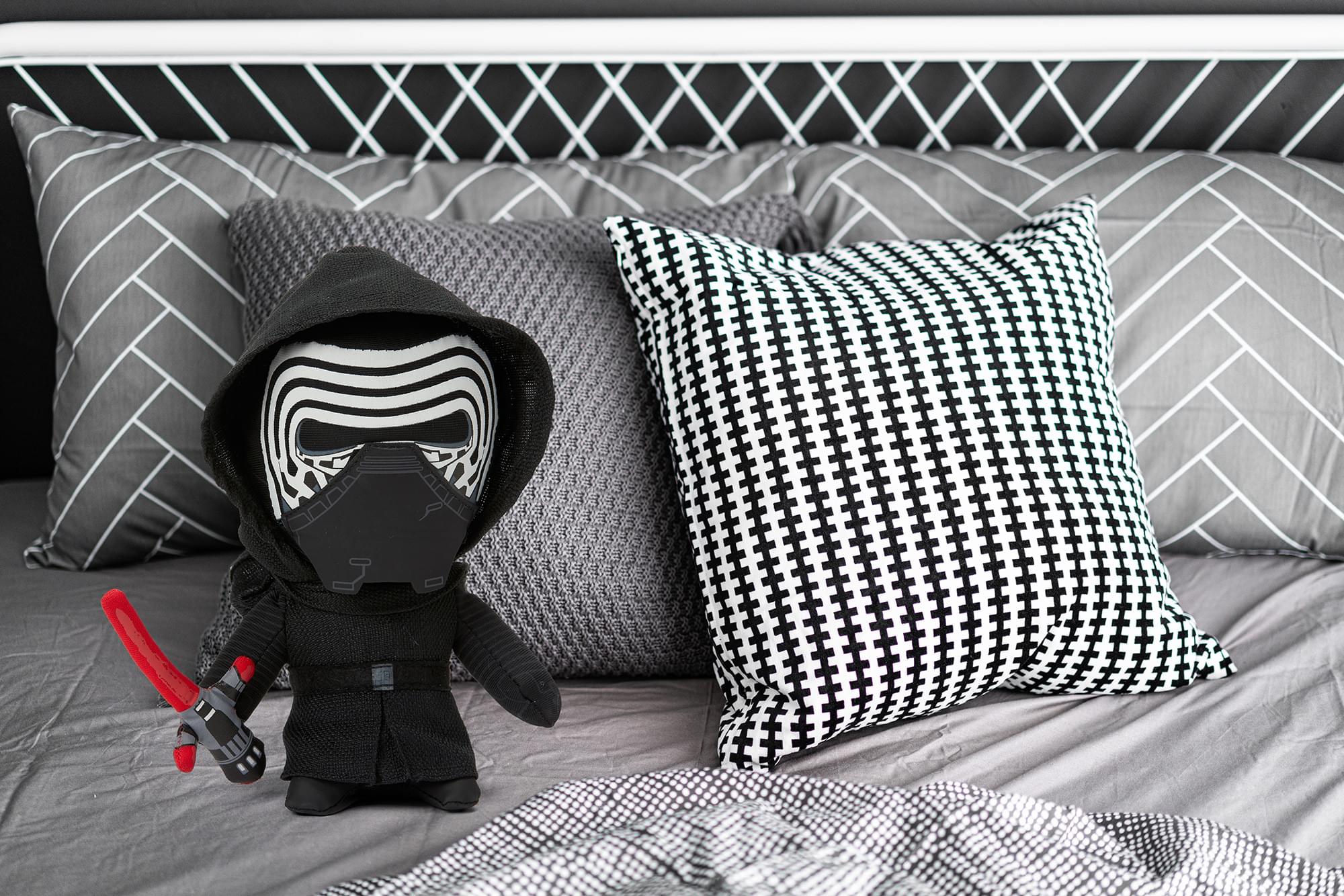 Stuffed Star Wars Plush Toy - 9" Talking Kylo Ren Doll
